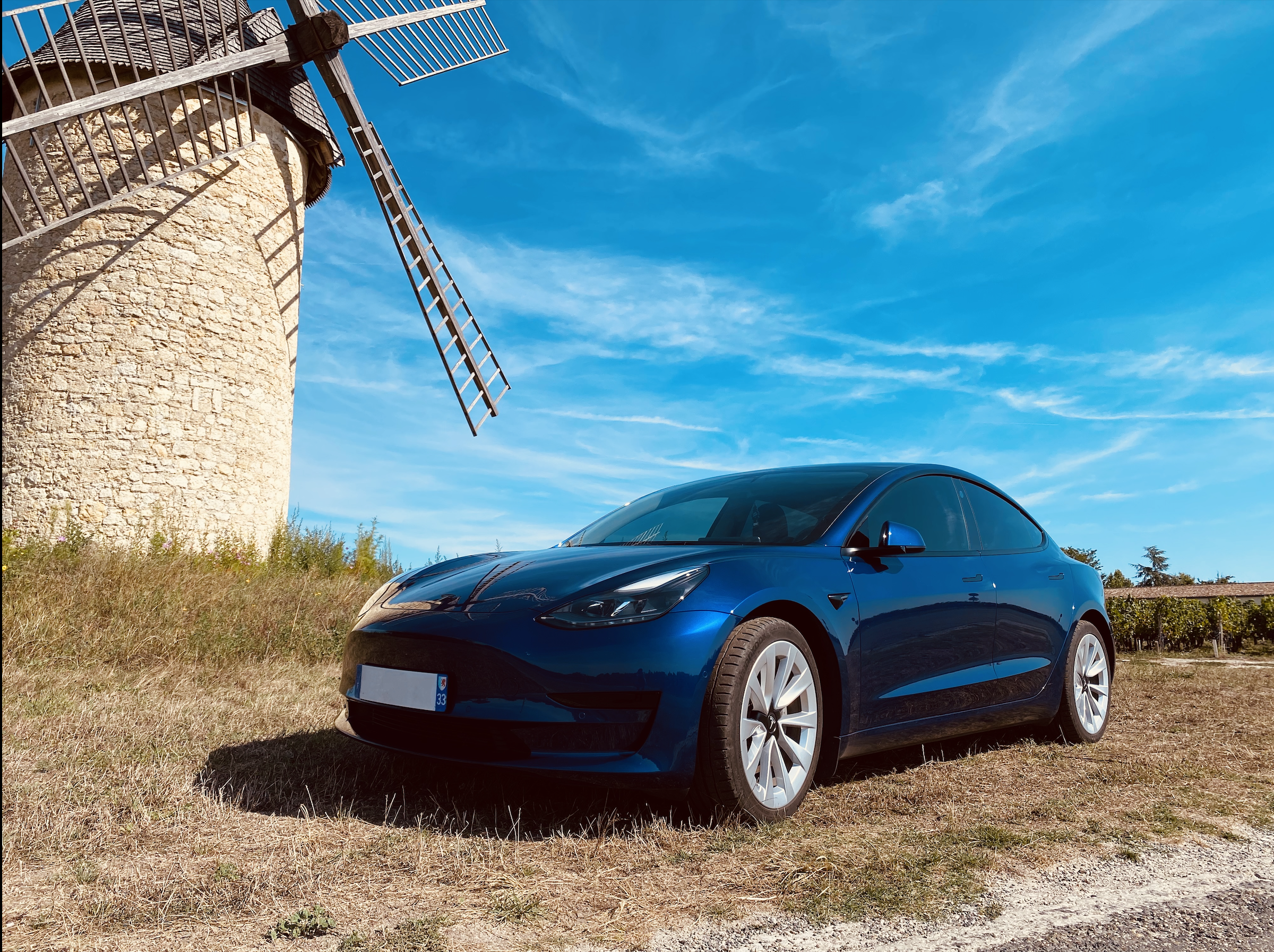 Tesla model 3 SR+